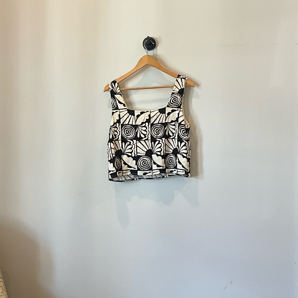 Gilli Black and White Patterned Maxi Dress - Picture 4 of 7